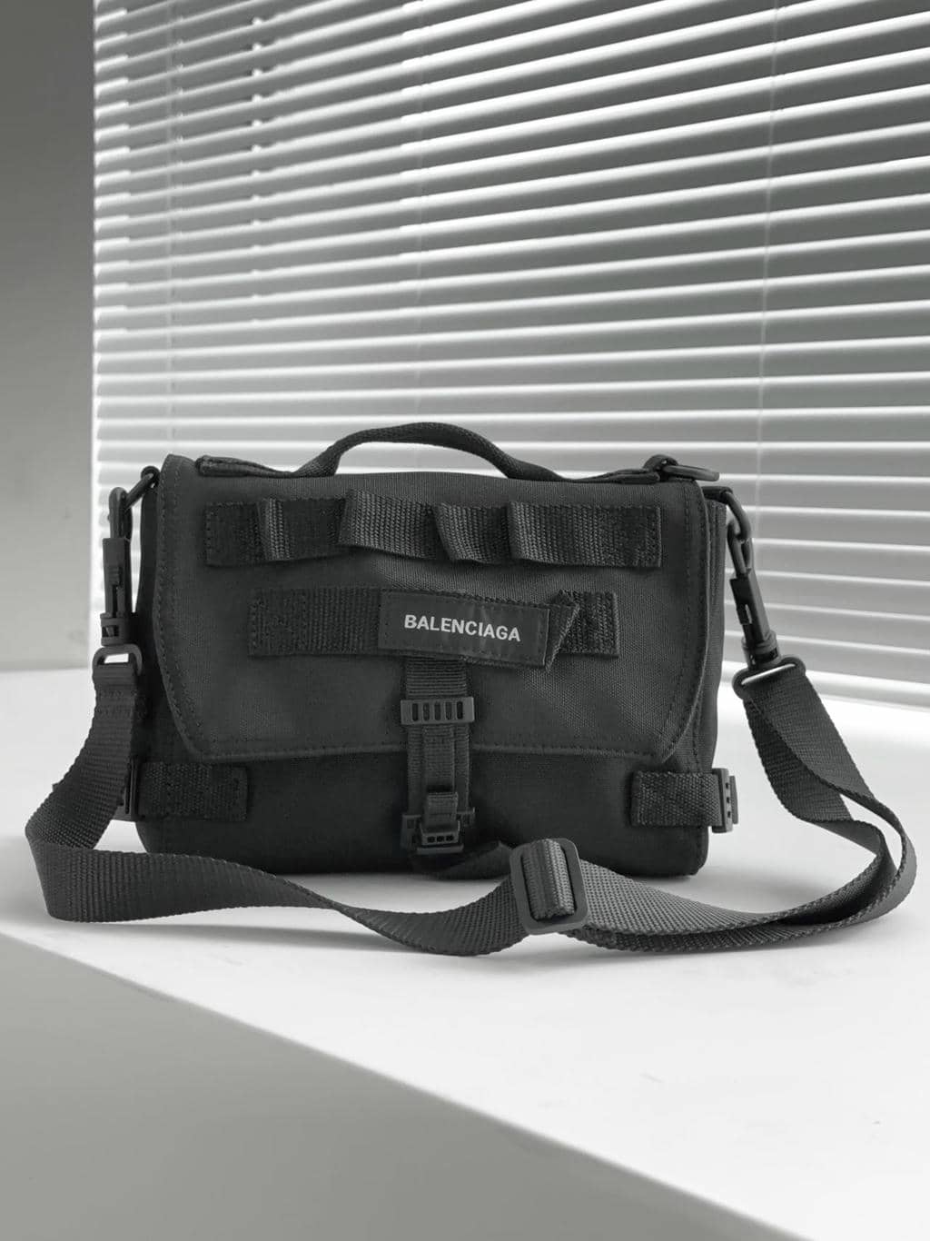 1 Waist Bag-1